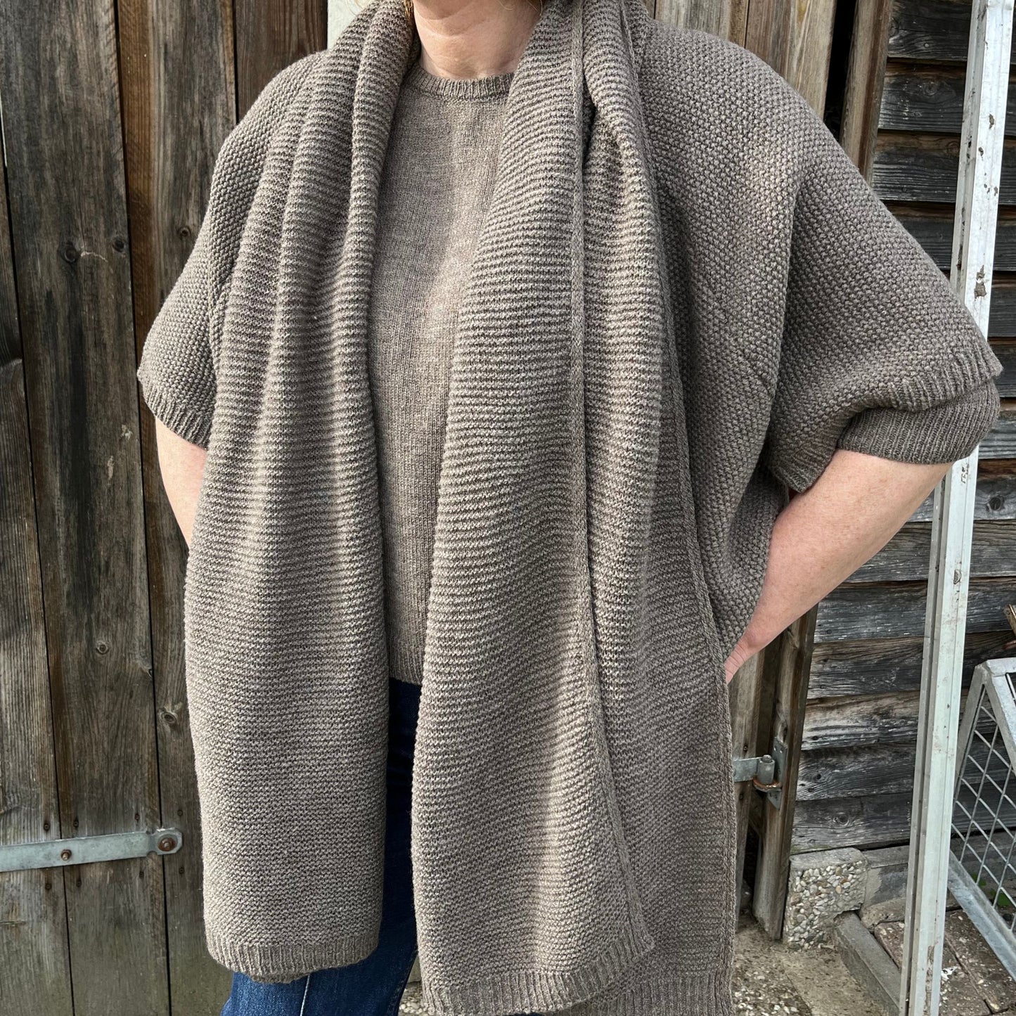 Lydie vest natural mocha.