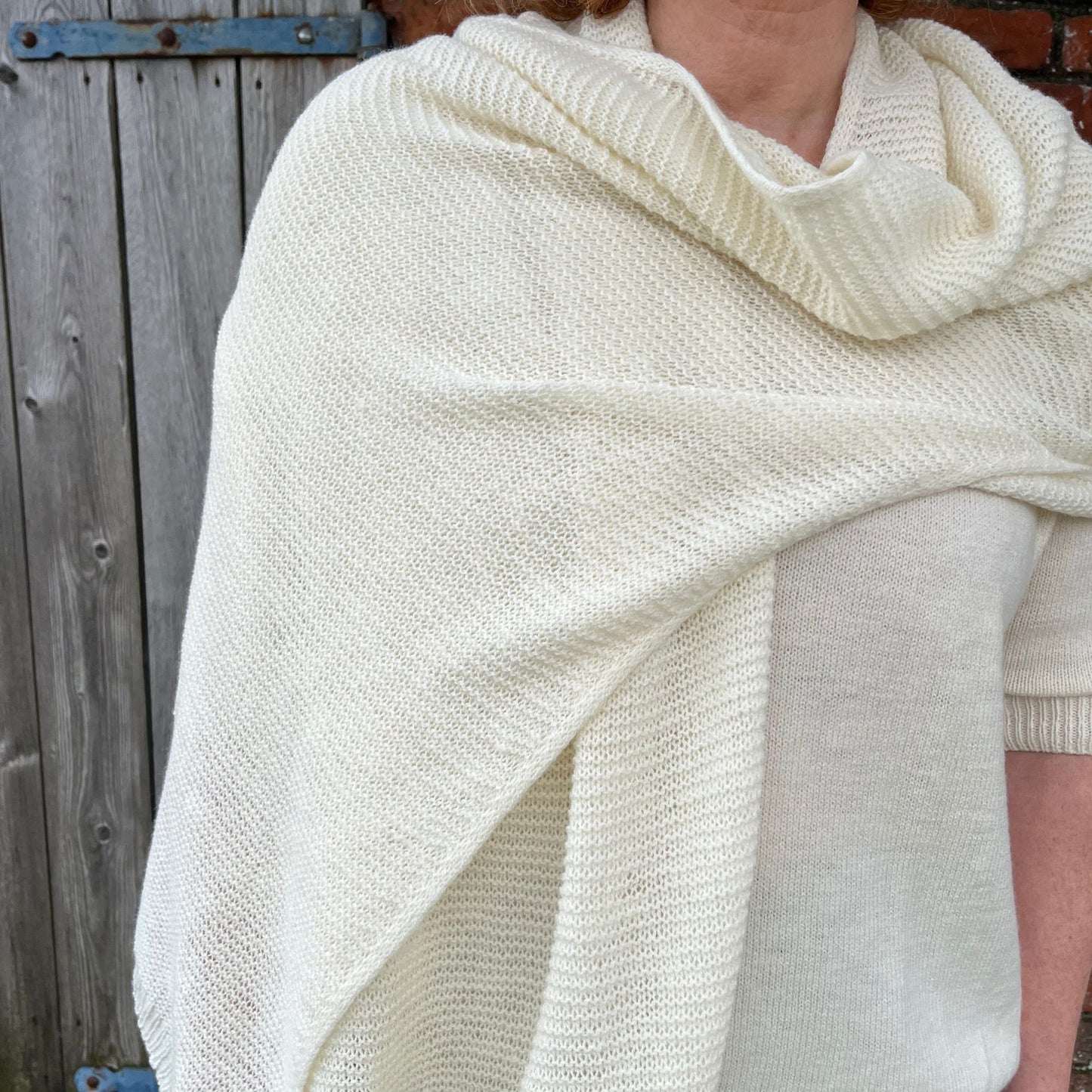 Adrienne sjaal natural white.