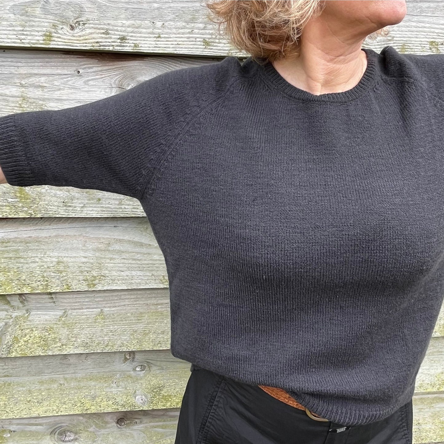 Camilla trui almost black.