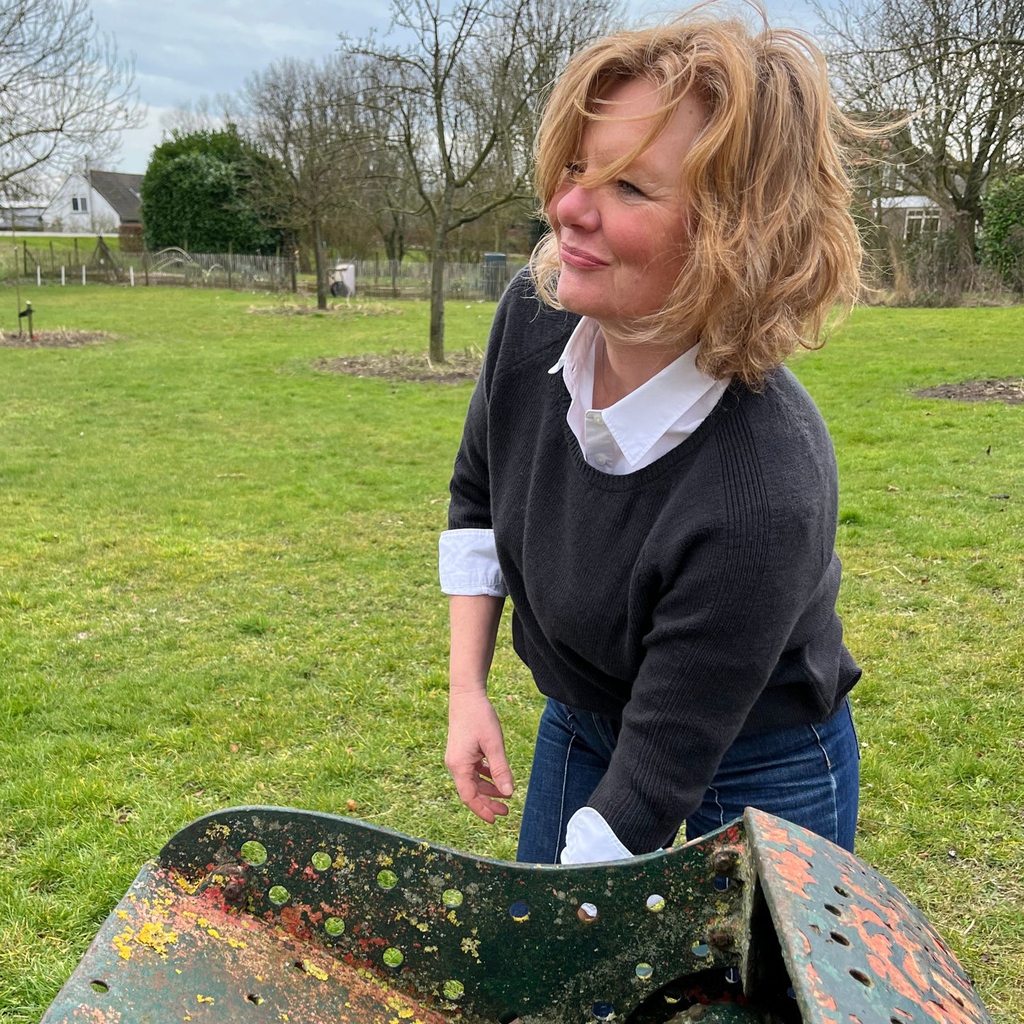 Camilla trui almost black.