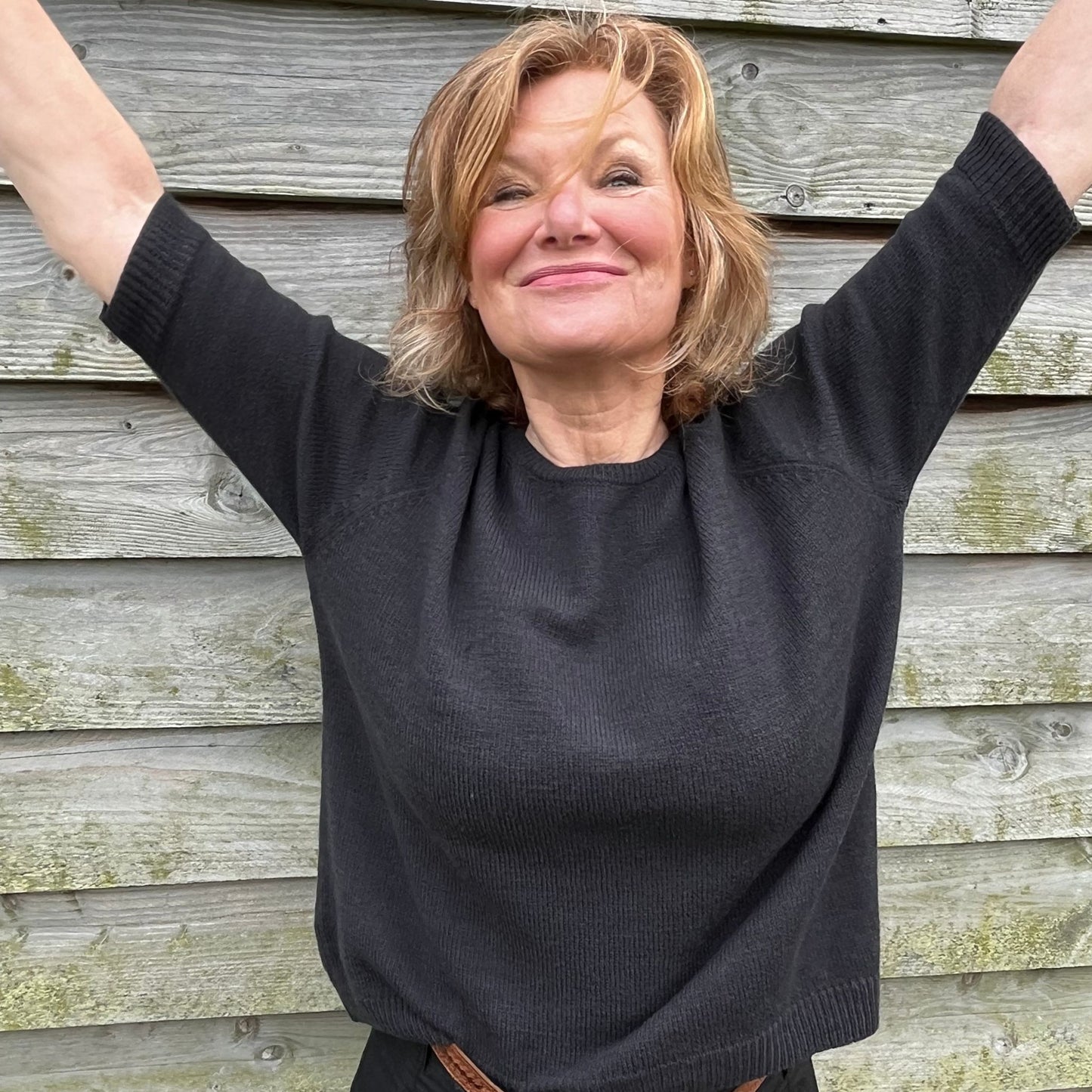 Camilla trui almost black.