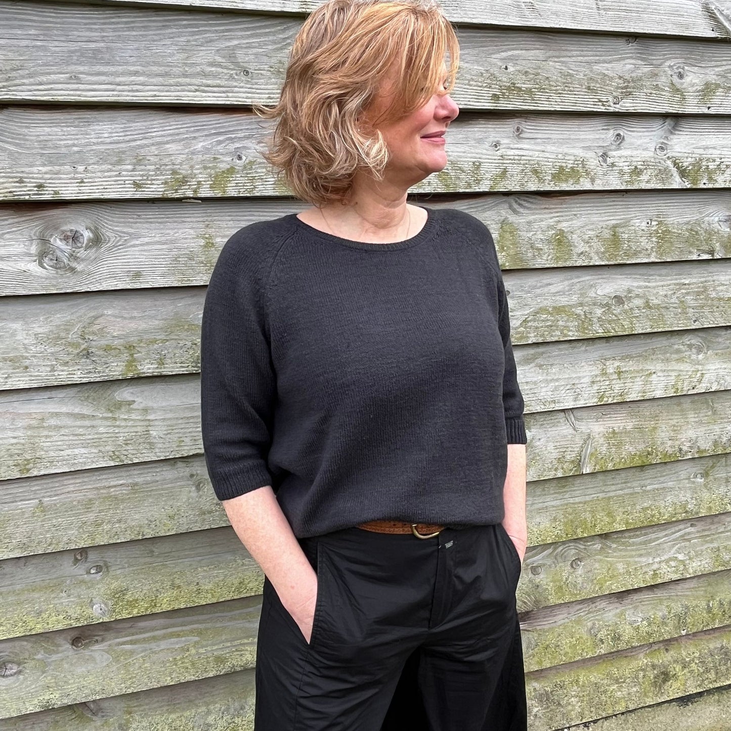 Camilla trui almost black.