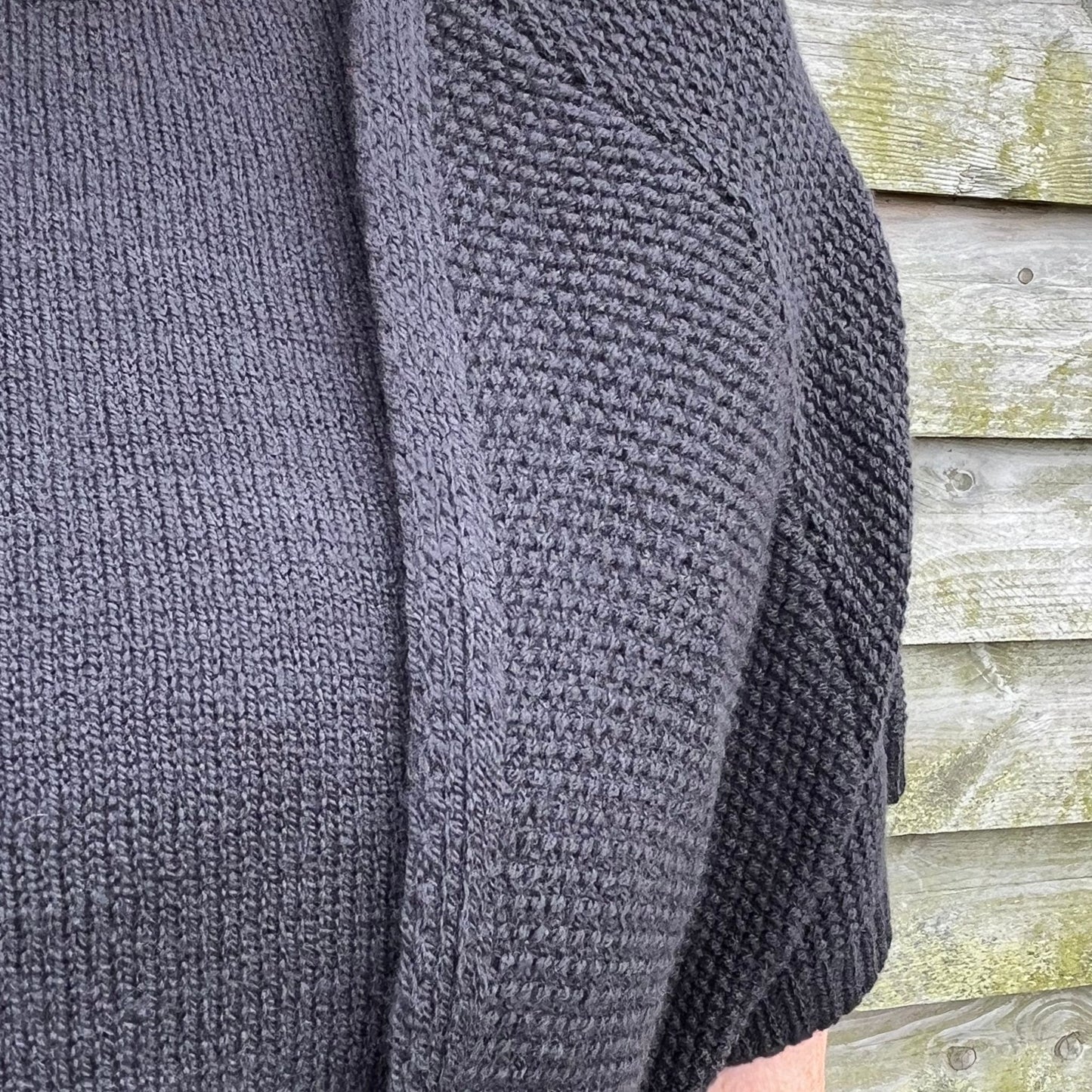 Lydie vest almost black.