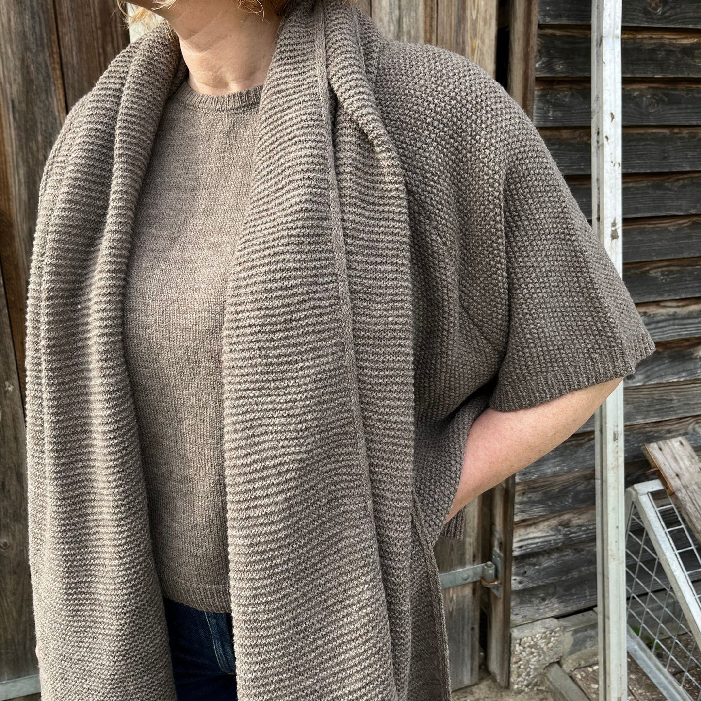 Lydie vest natural mocha.