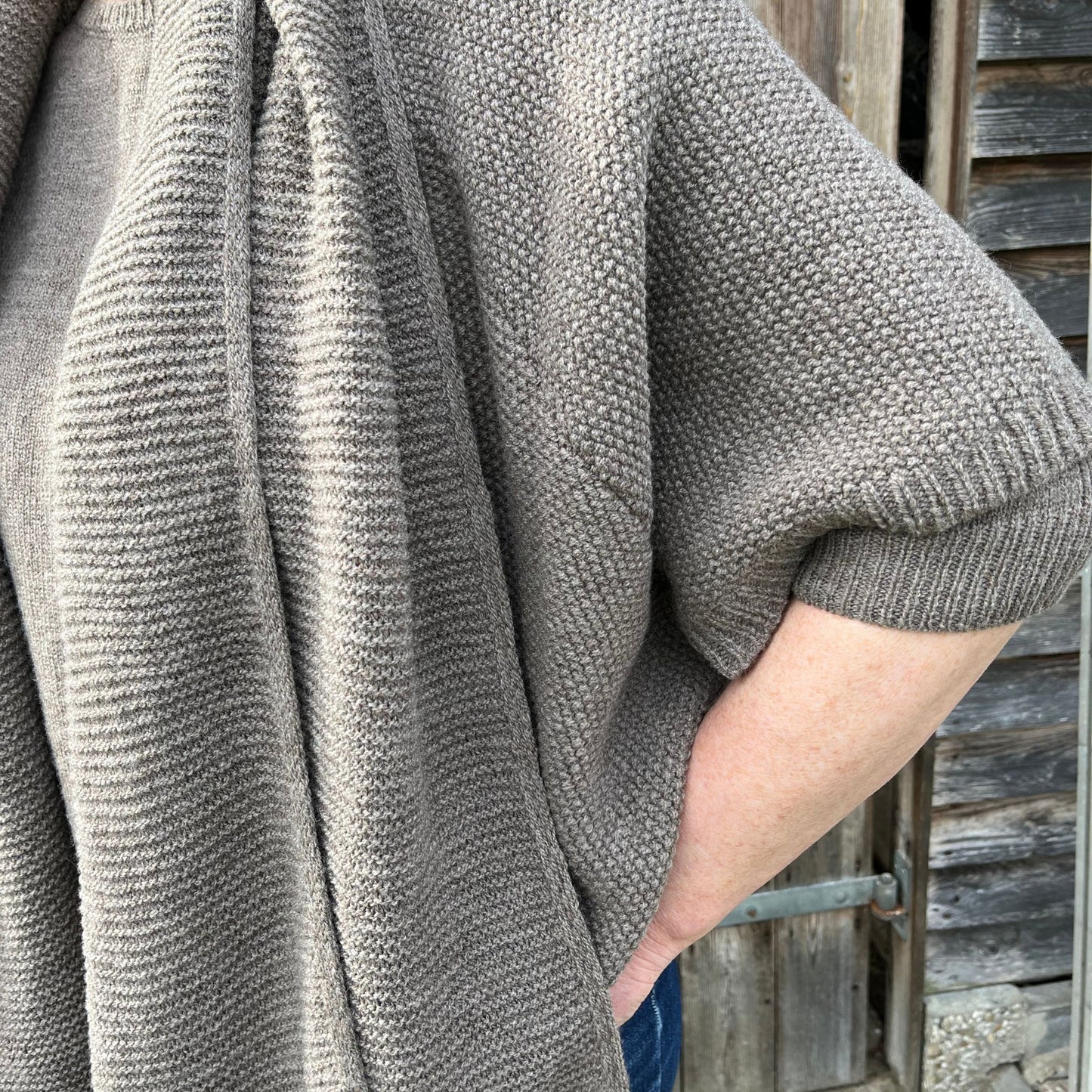 Lydie vest natural mocha.