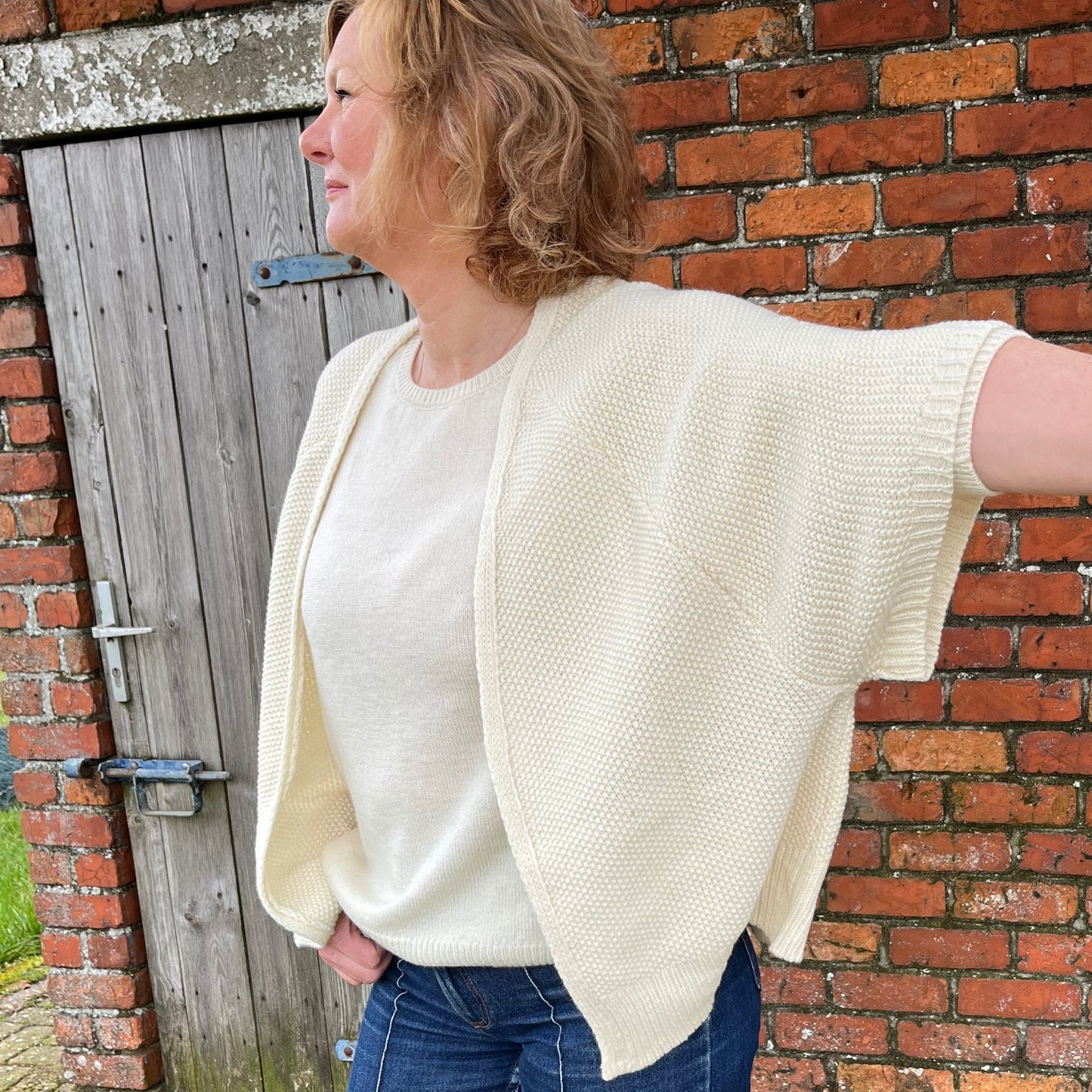 Lydie vest natural white.