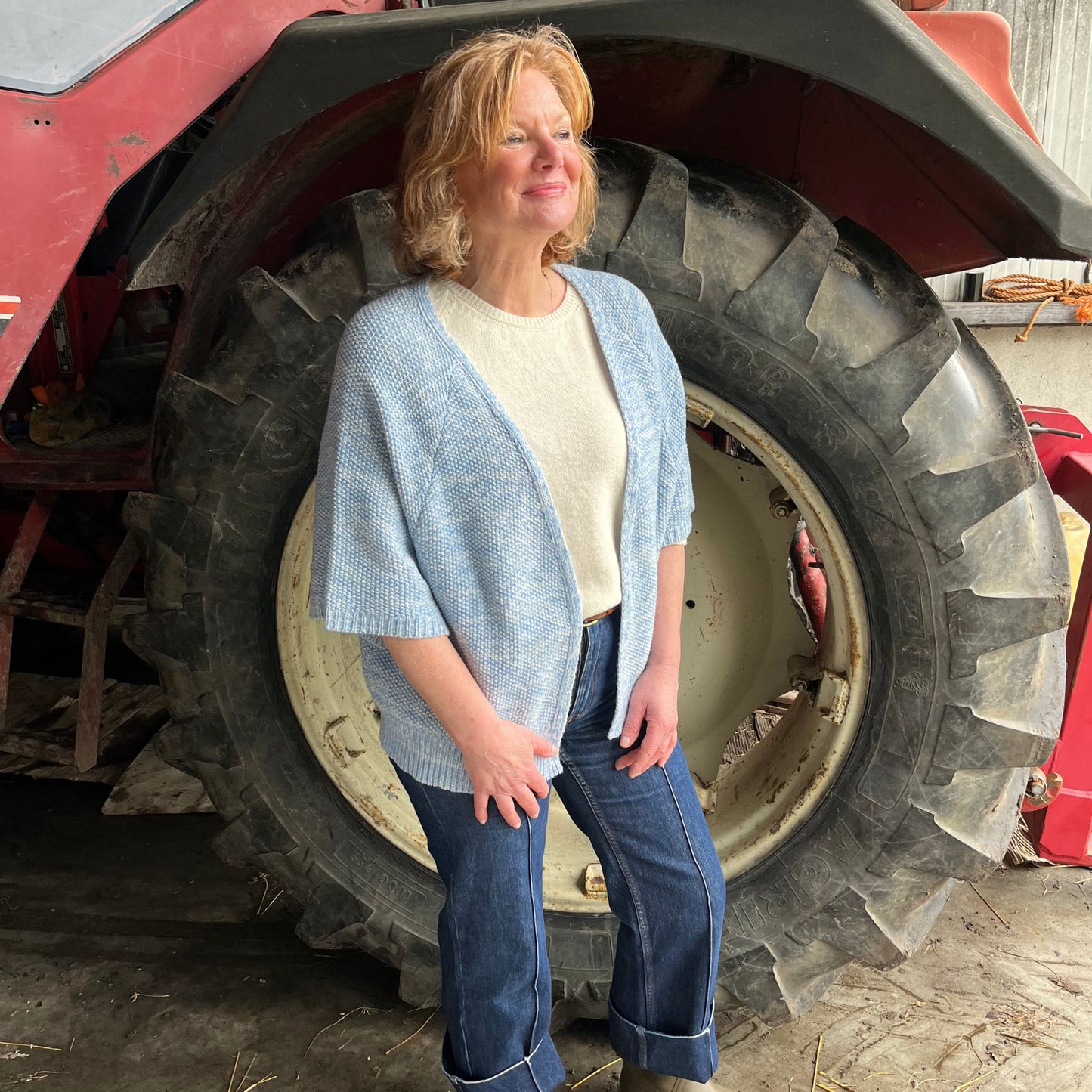 Lydie vest white sky.