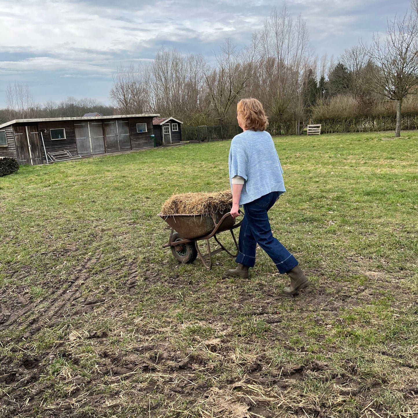 Lydie vest white sky.